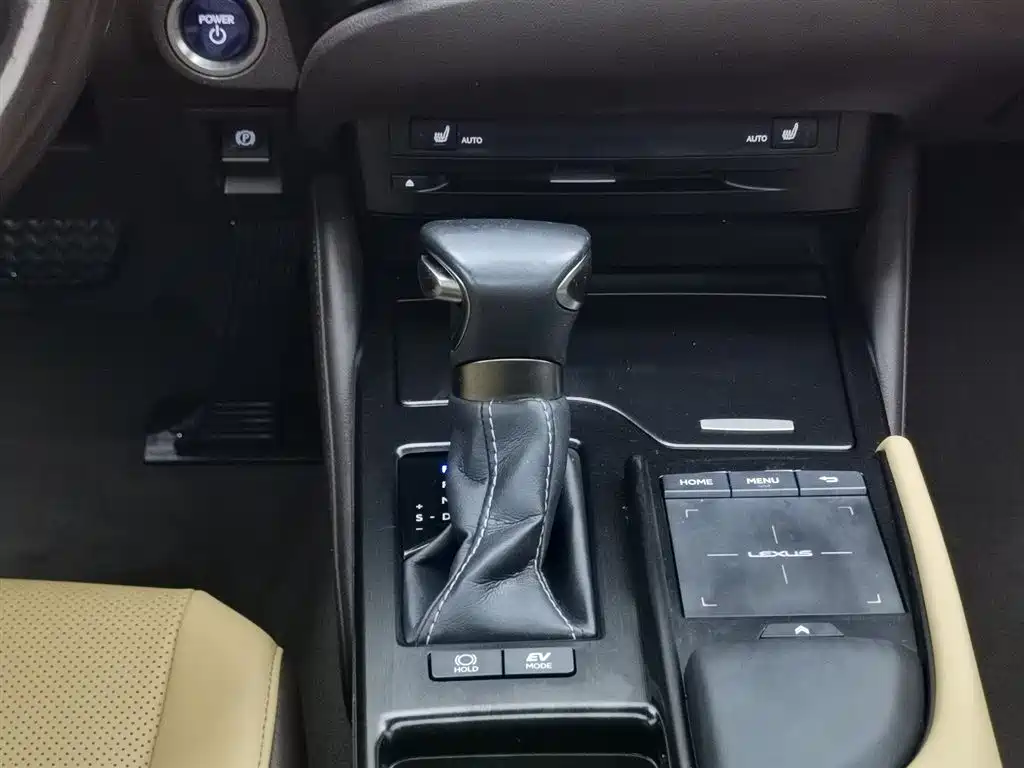 Lexus ES 2021 — фото 13