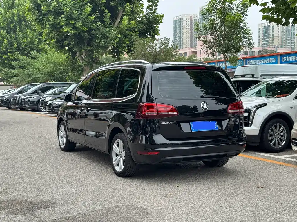 Volkswagen Sharan 2017 — фото 3