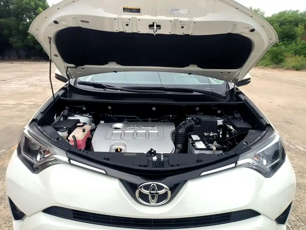 Toyota RAV4 2019 — фото 20