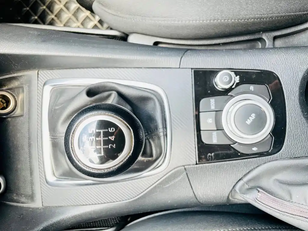 Mazda 3 Angkesela 2015 — фото 9