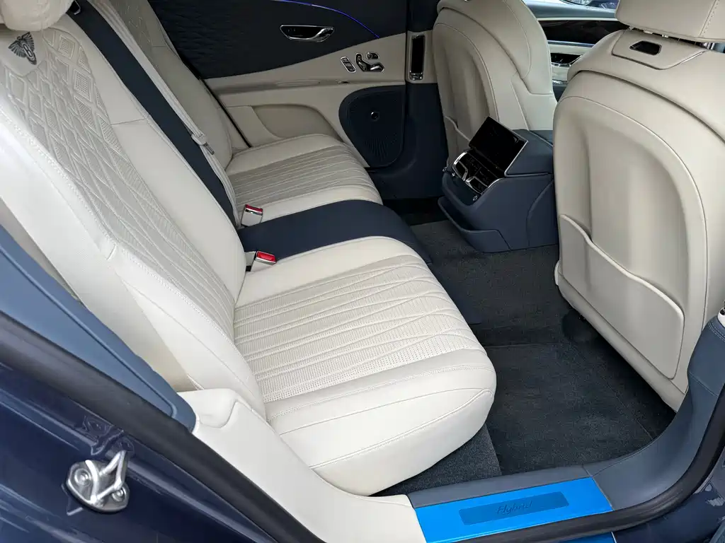 Bentley Flying Spur PHEV 2022 — фото 11