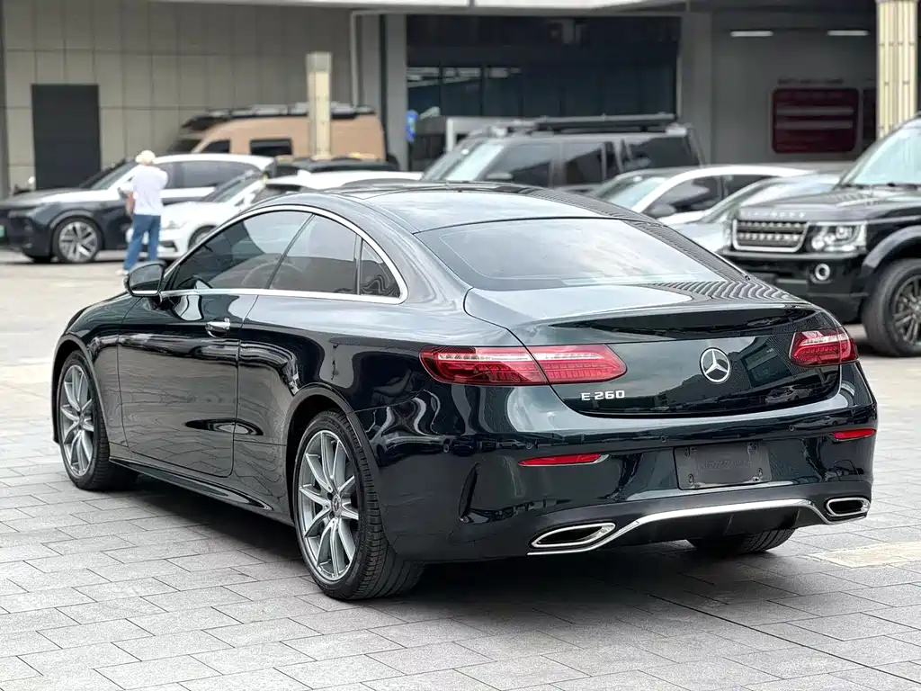 Mercedes-Benz E-Class 2023 — фото 9