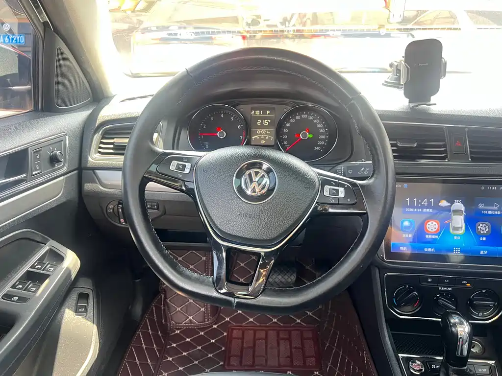 Volkswagen Lavida 2018 — фото 15