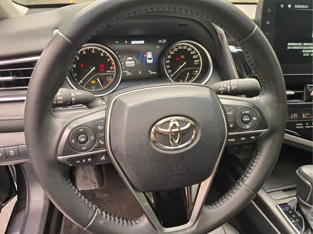 Toyota Camry 2023 — фото 10