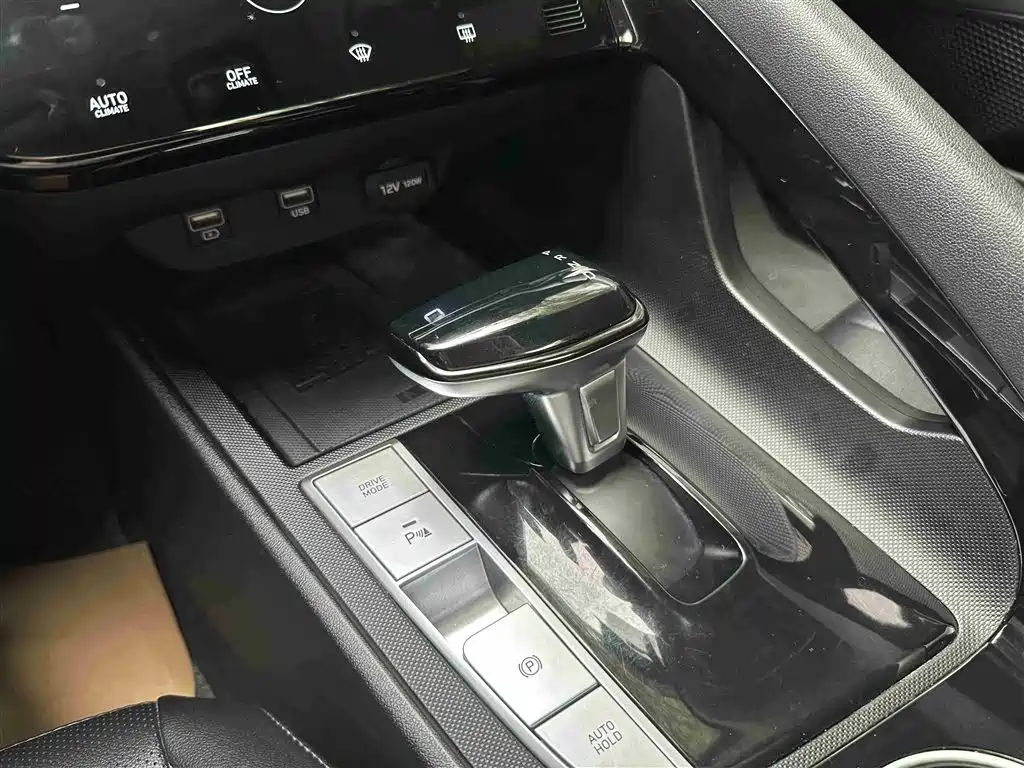 Hyundai Elantra 2021 — фото 15