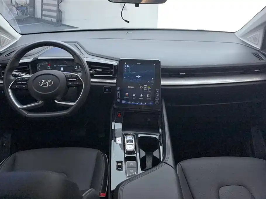 Hyundai Custo 2022 — фото 12