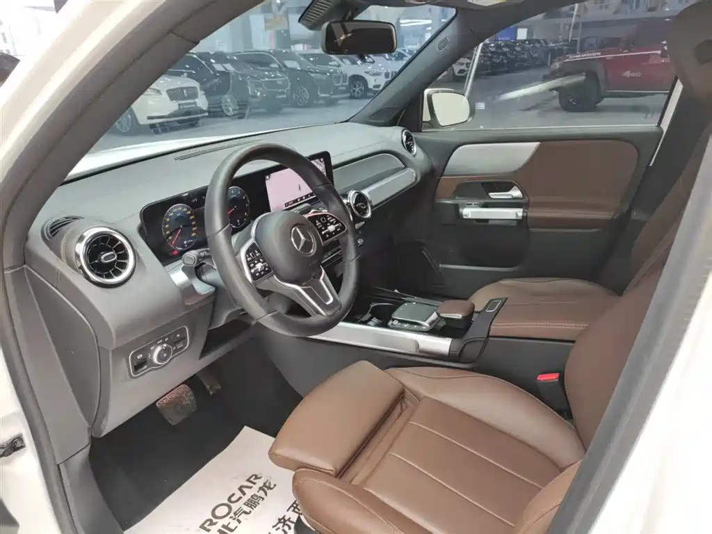 Mercedes-Benz GLB 2023