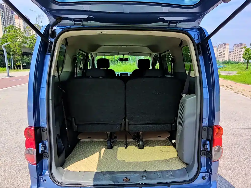 Nissan NV200 2013 — фото 14