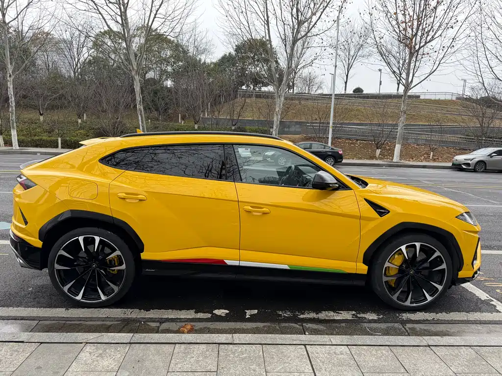 Lamborghini Urus 2019 — фото 3