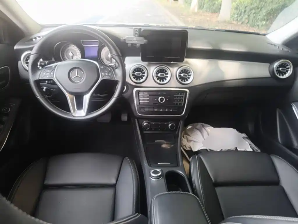 Mercedes-Benz GLA 2016 — фото 10