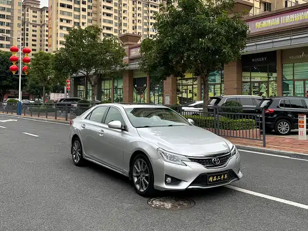 Toyota Reiz 2013