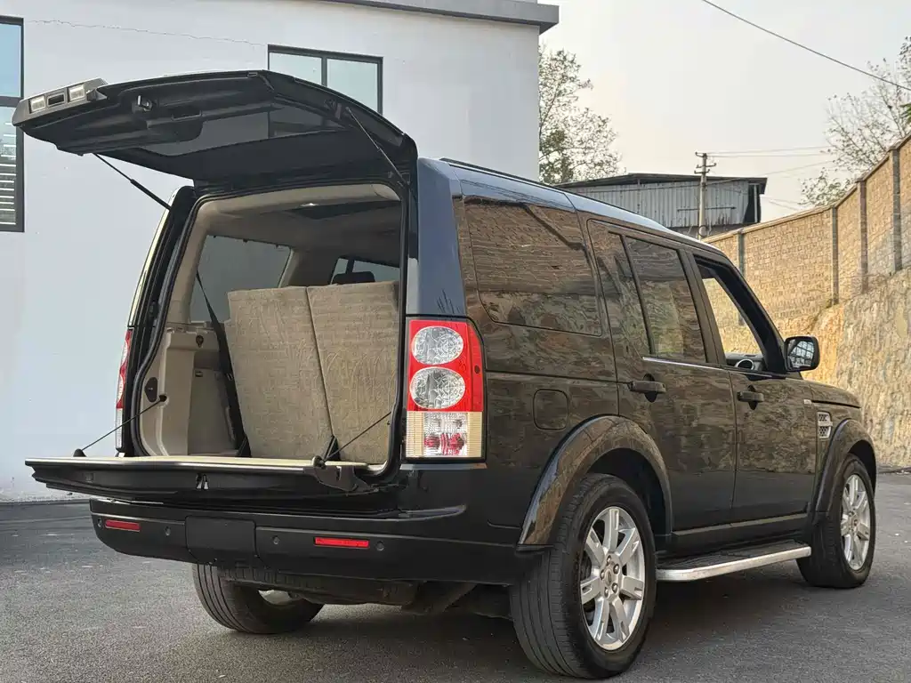 Land Rover Discovery 2010 — фото 17