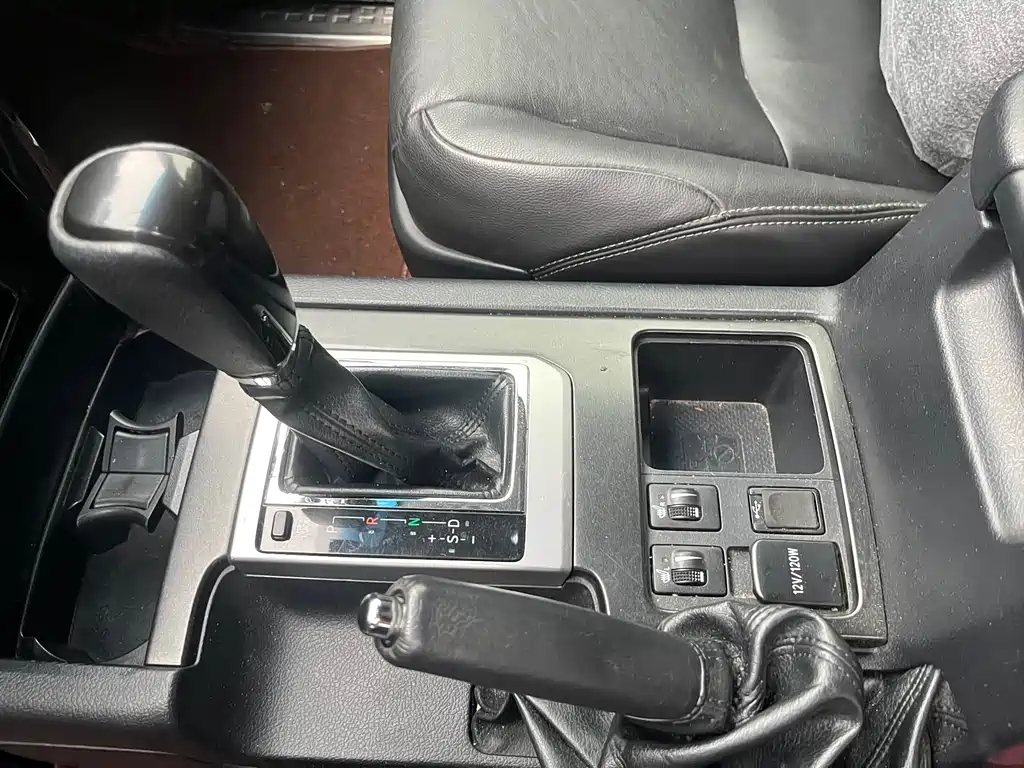 Toyota Prado 2017 — фото 12