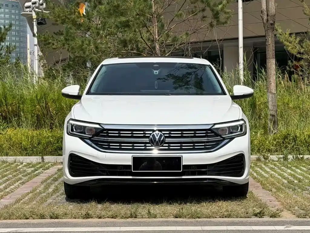 Volkswagen Sagitar 2025