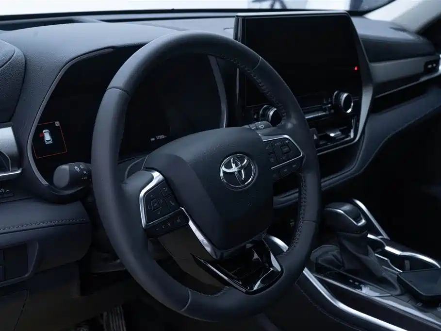 Toyota Highlander 2024 — фото 19