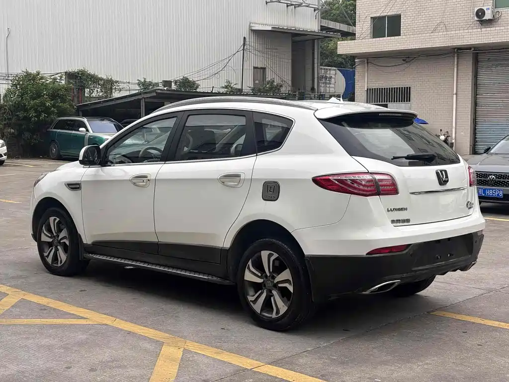 Luxgen Da7 SUV 2015 — фото 26
