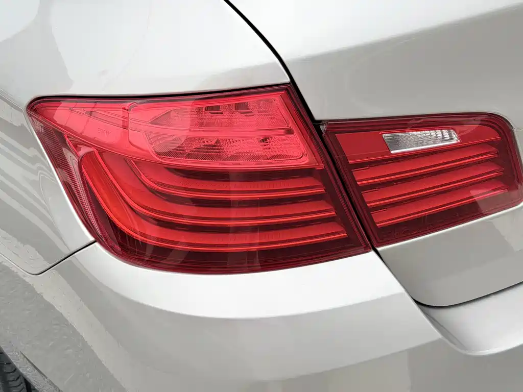 BMW 5 Series 2013 — фото 15