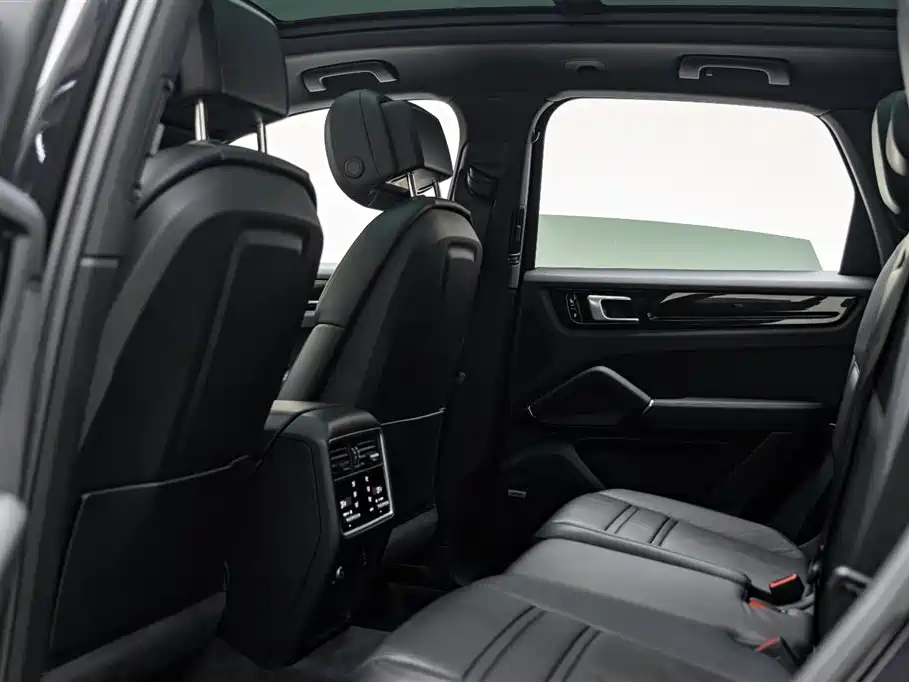 Porsche Cayenne 2019 — фото 10