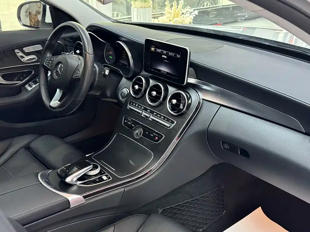 Mercedes-Benz C-Class 2018 — фото 12