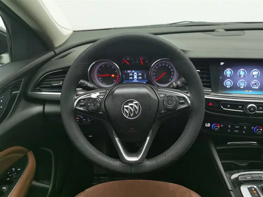 Buick Regal 2019 — фото 11
