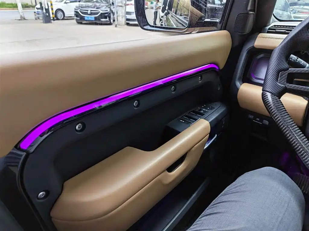 Land Rover Defender 2025 — фото 16