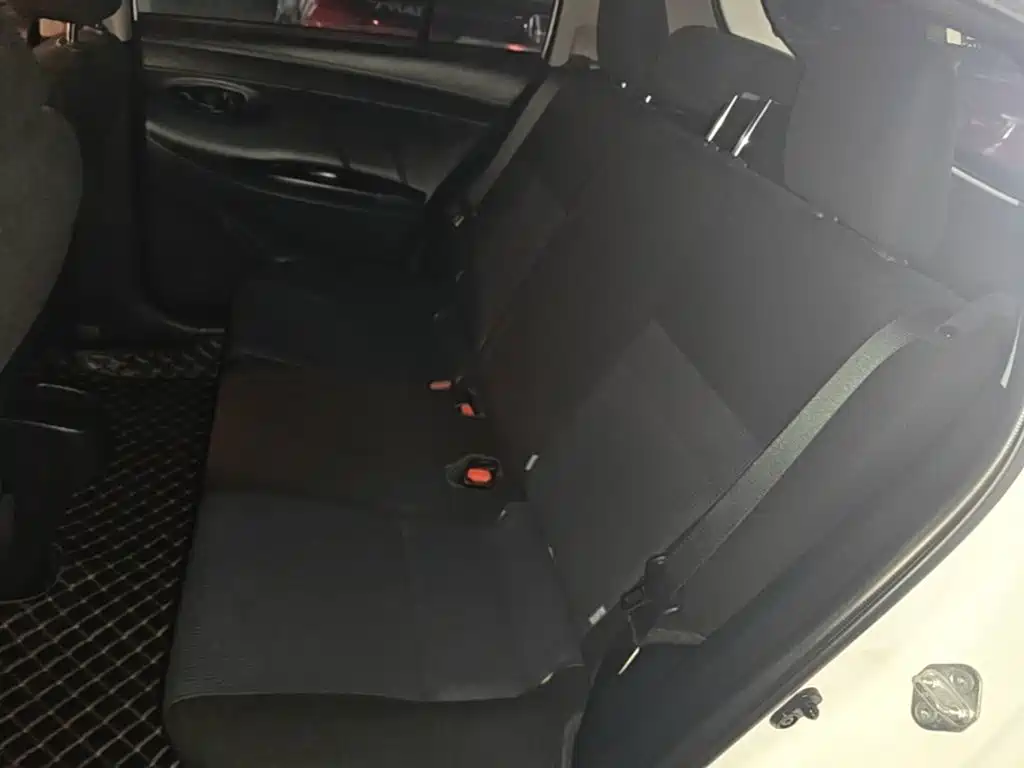 Toyota Yaris L 2019 — фото 17