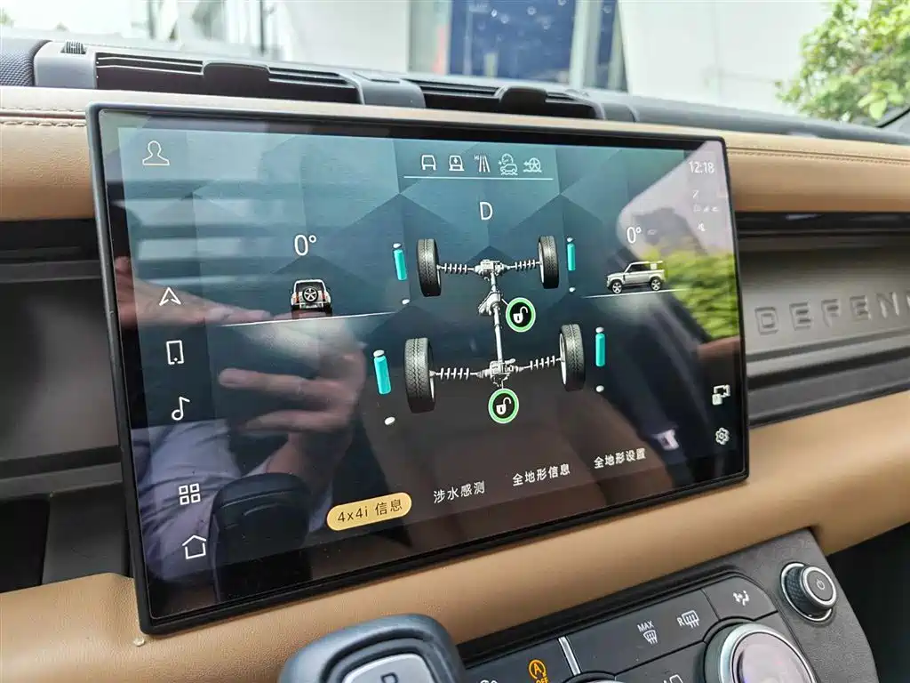 Land Rover Defender 2025 — фото 14