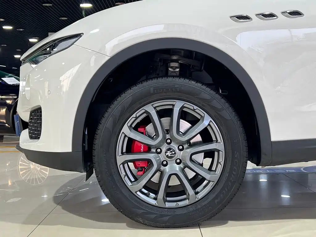 Maserati Levante 2020 — фото 10