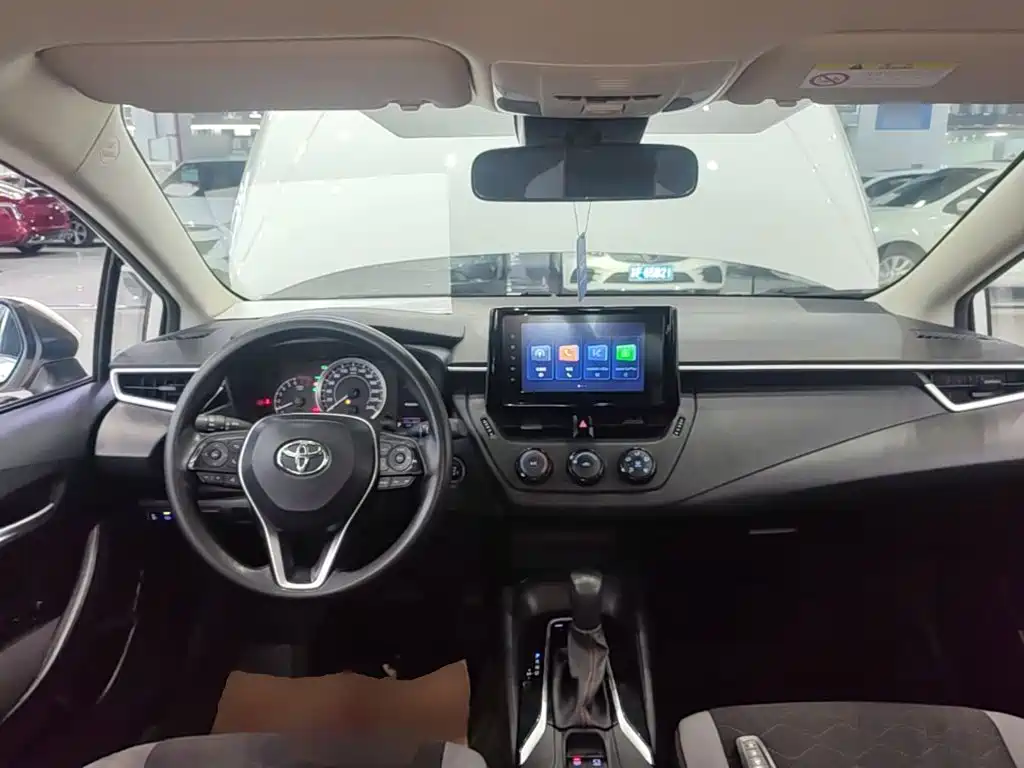 Toyota Corolla 2023 — фото 10