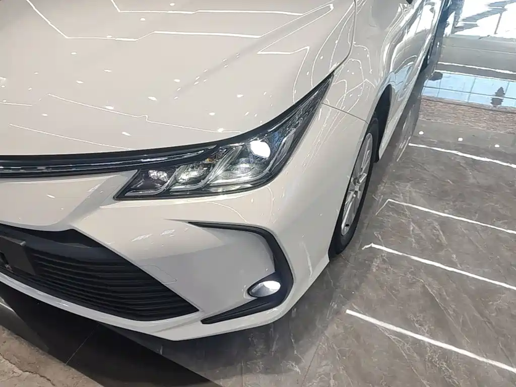 Toyota Corolla 2023 — фото 24