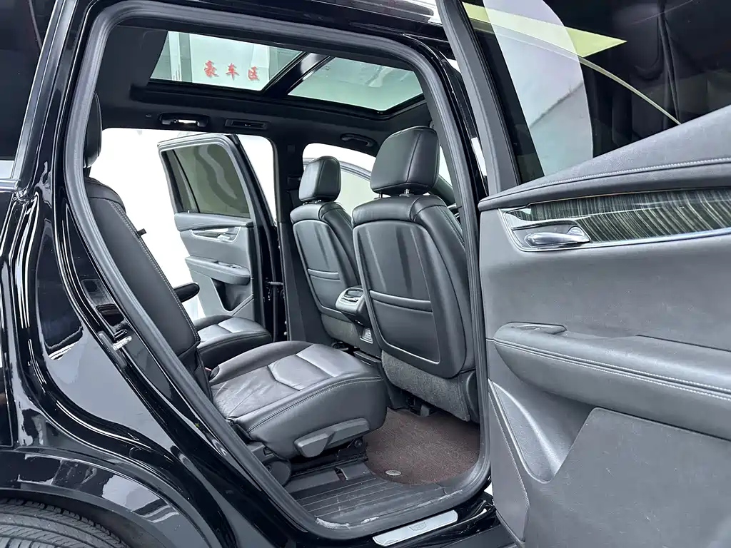 Cadillac XT6 2021 — фото 15