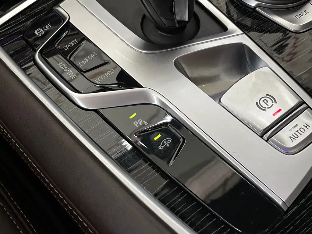 BMW 7 Series 2019 — фото 30
