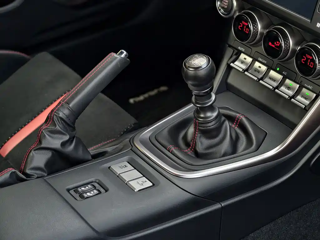 Subaru BRZ 2022 — фото 14