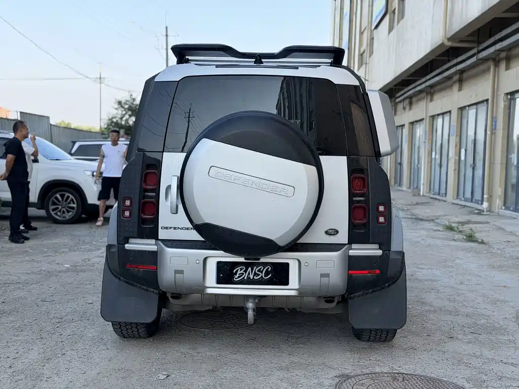 Land Rover Defender 2020 — фото 11