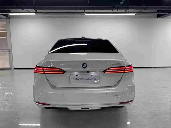 BMW 5 Series 2025