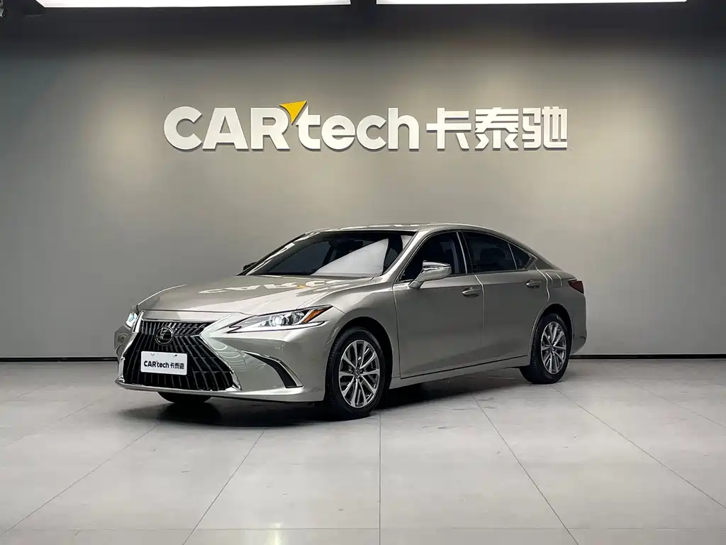 Lexus ES 2023 — фото 1