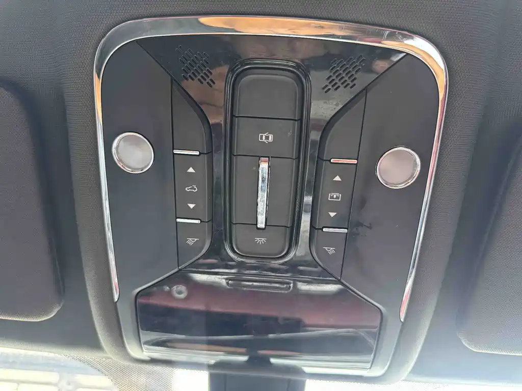 Jetour Jietu X70 PLUS 2022 — фото 14