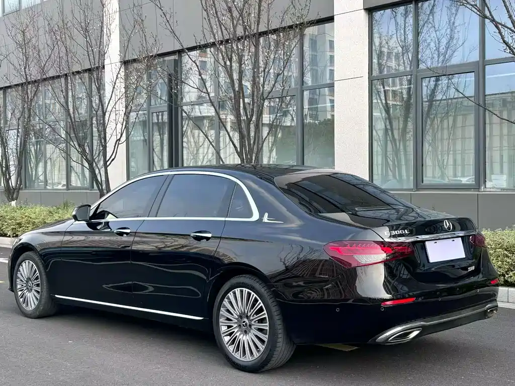 Mercedes-Benz E-Class 2021