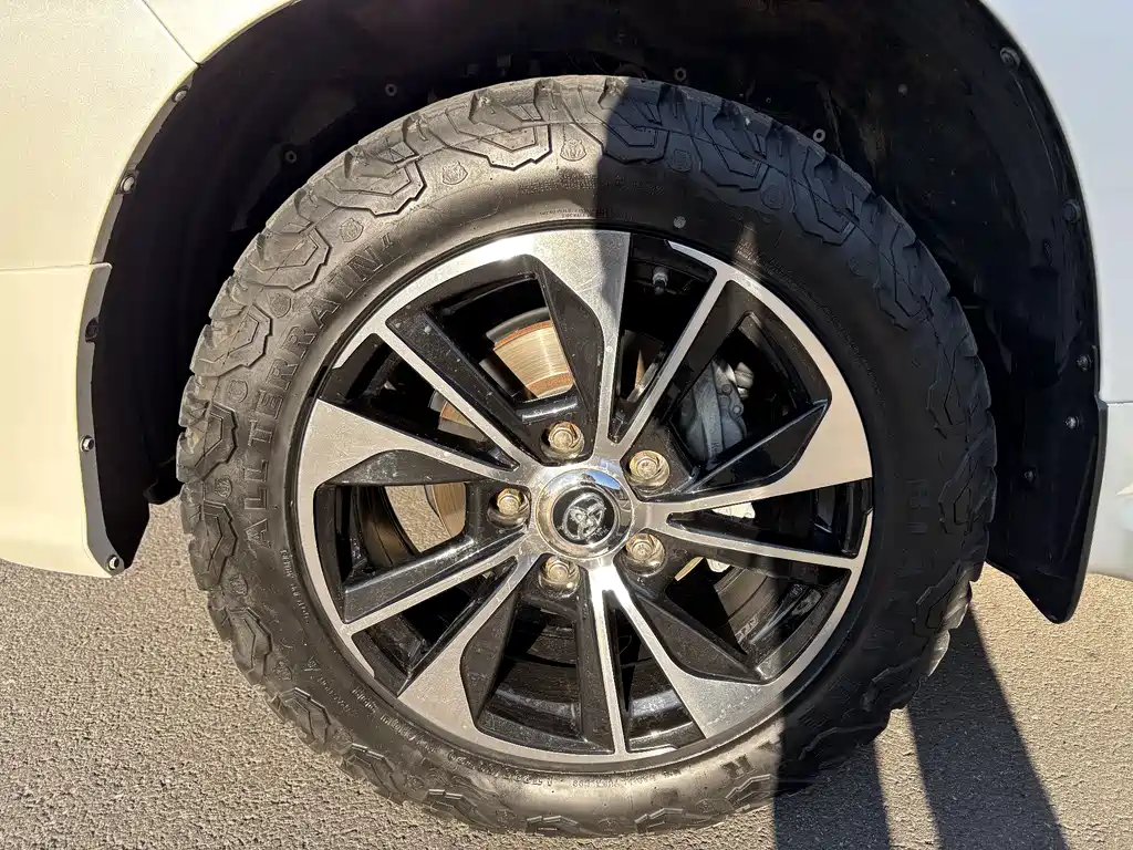 Toyota Land Cruiser 2018 — фото 11