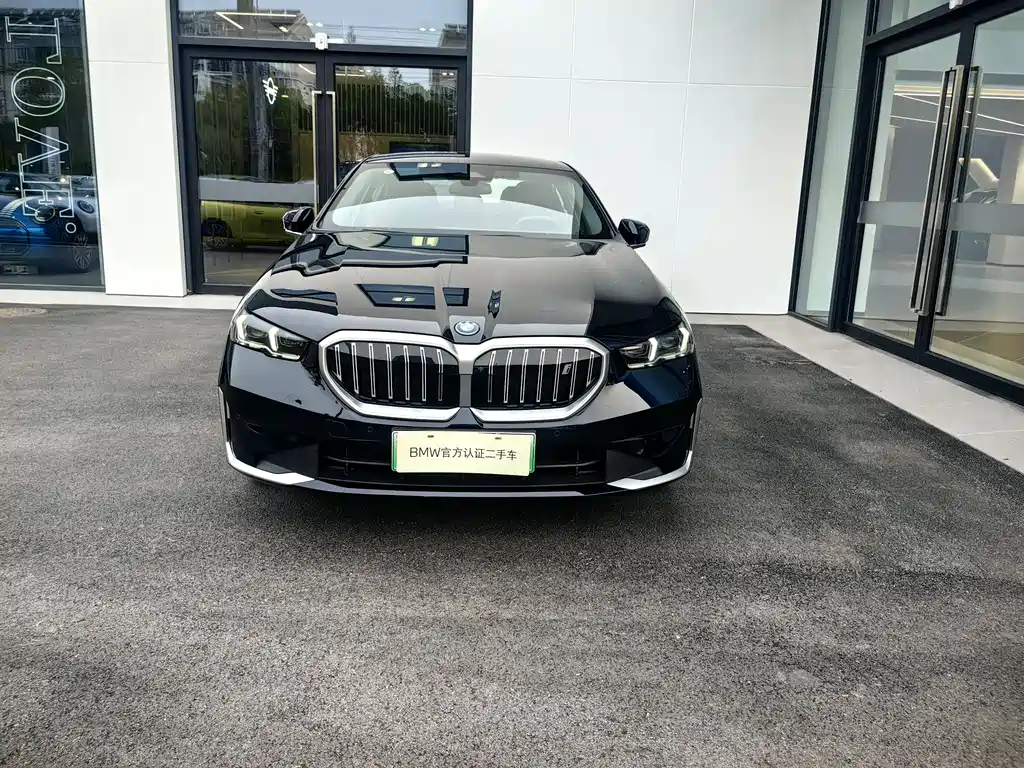 BMW i5 2025 — фото 4