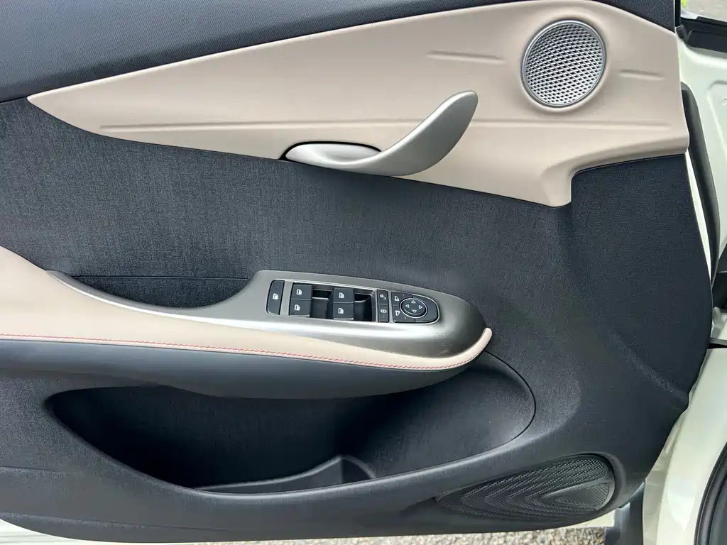 BYD Dolphin 2022 — фото 15