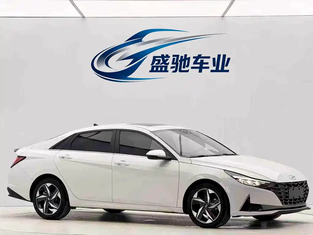 Hyundai Elantra 2022