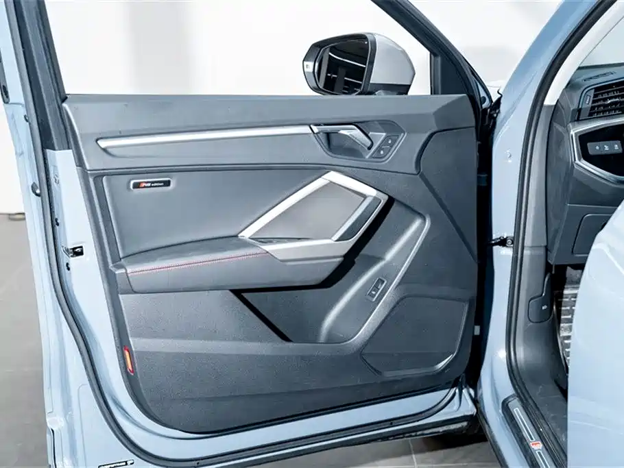 Audi Q3 2023 — фото 17