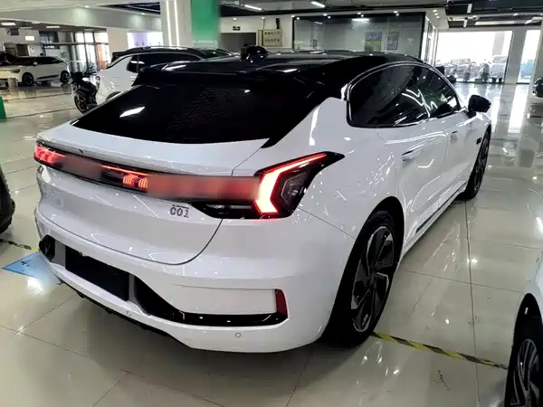 Zeekr 001 2022