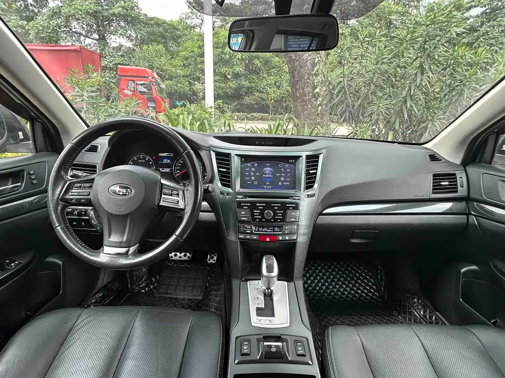 Subaru Outback 2013 — фото 10