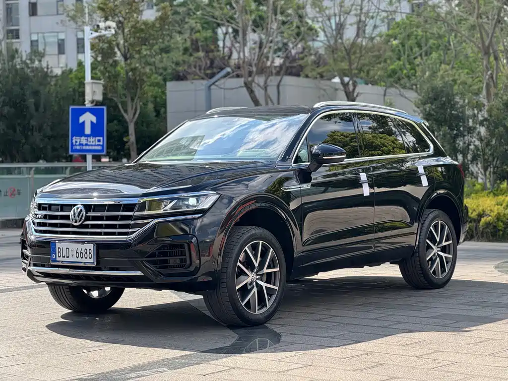 Volkswagen Touareg 2019 — фото 1