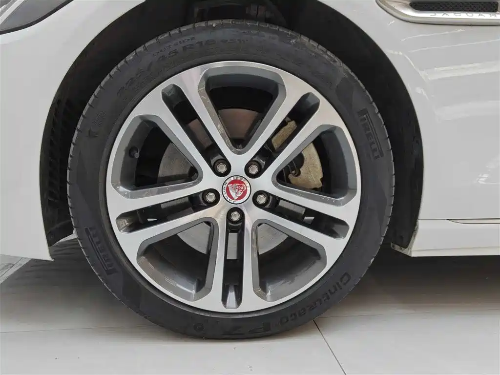 Jaguar XEL 2024 — фото 18