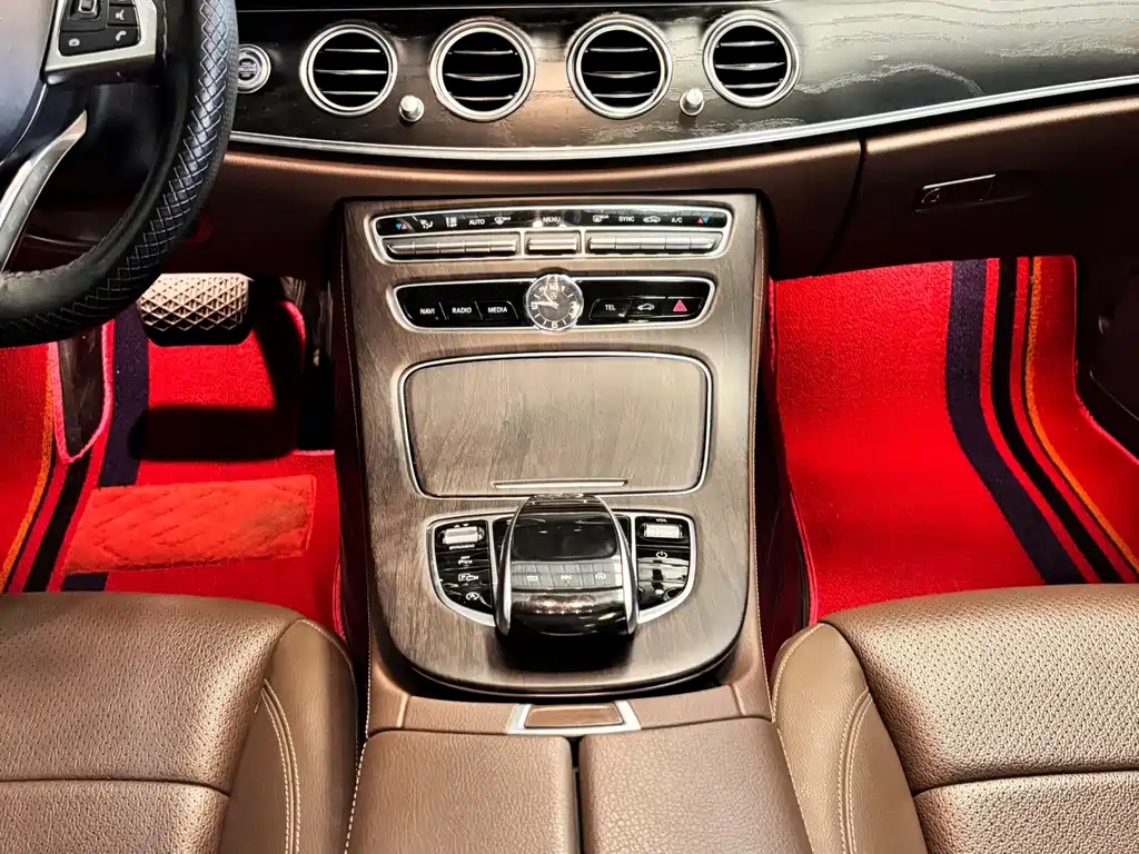 Mercedes-Benz E-Class 2018 — фото 10