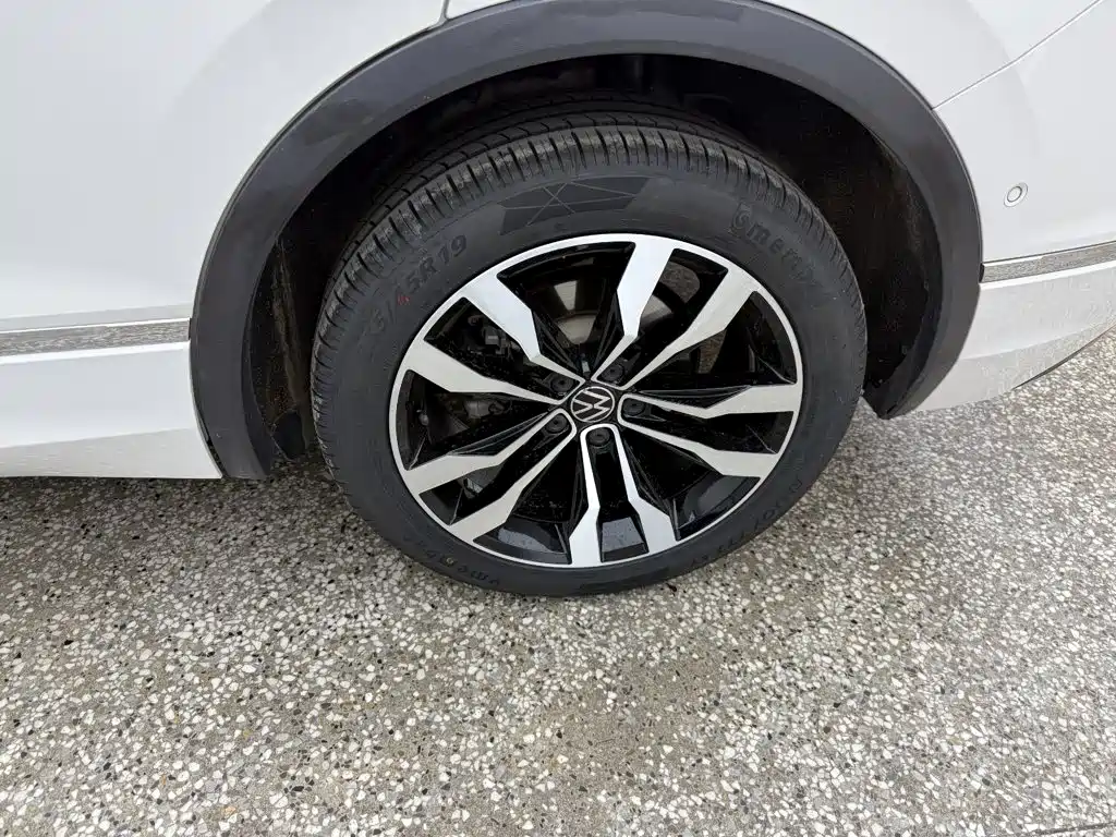 Volkswagen Tiguan L 2021 — фото 14