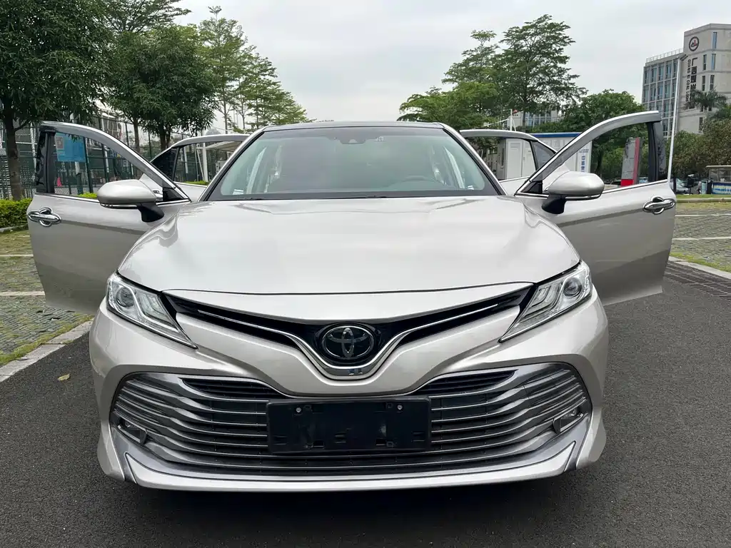 Toyota Camry 2019 — фото 22